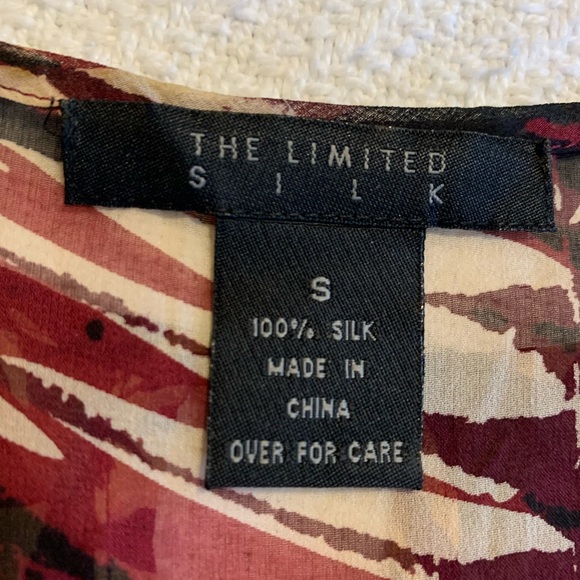 Beautiful Palm Pattern Silk Blouse - Picture 12 of 14